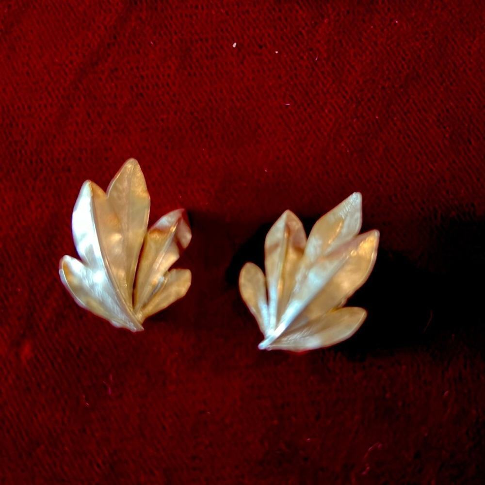 Vintage Trifari Leaf Clip Earrings